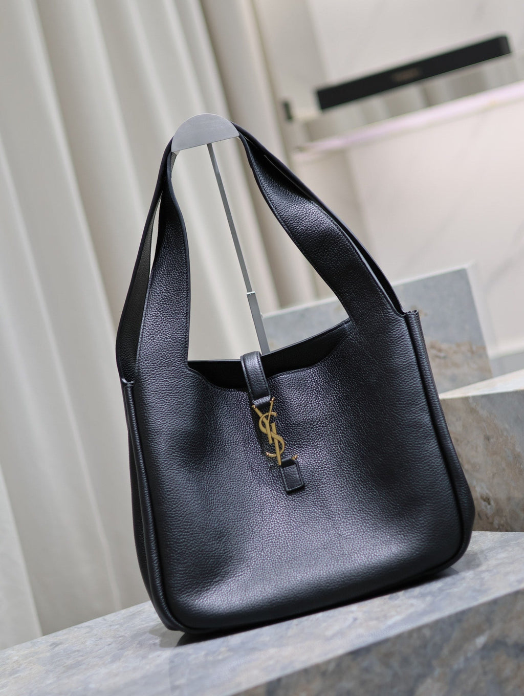 Saint Laurent Le 5 À 7 Bea Tote Bag 50 in Black Lambskin Gold Logo