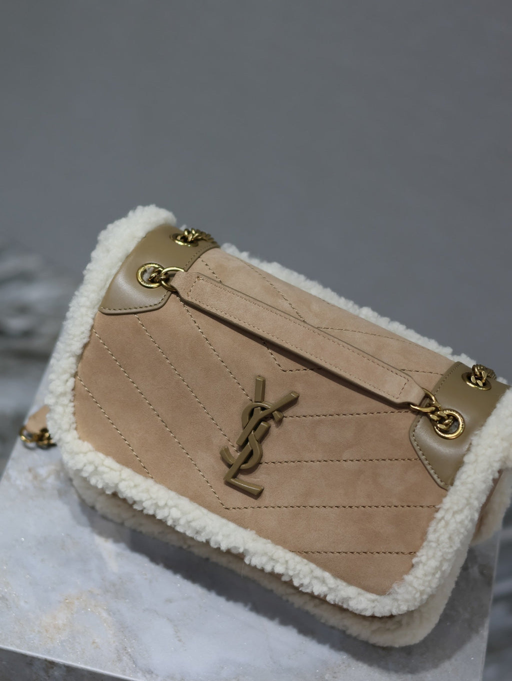 Saint Laurent Niki Small 22 in Camel Suede and White Shearling Bag