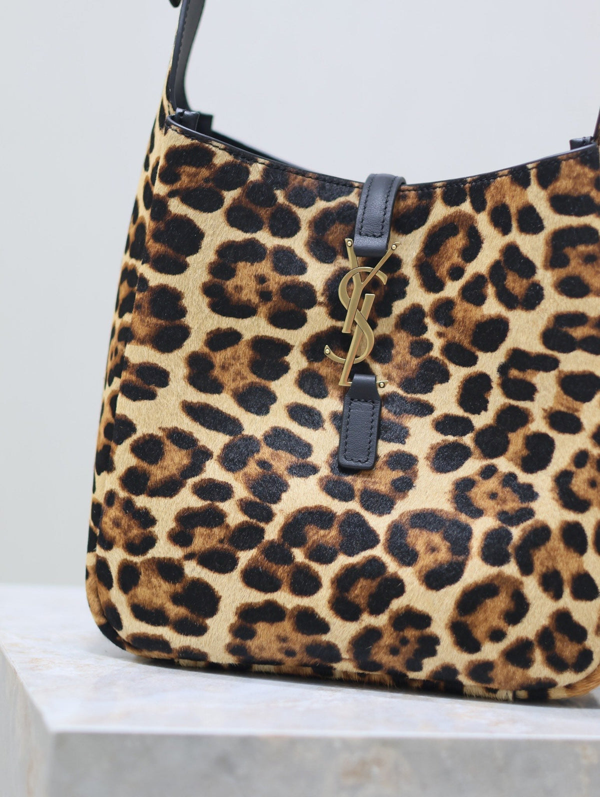 Saint Laurent Le 5 À 7 Small Supple 23 in Leopard Print Calfskin Bag