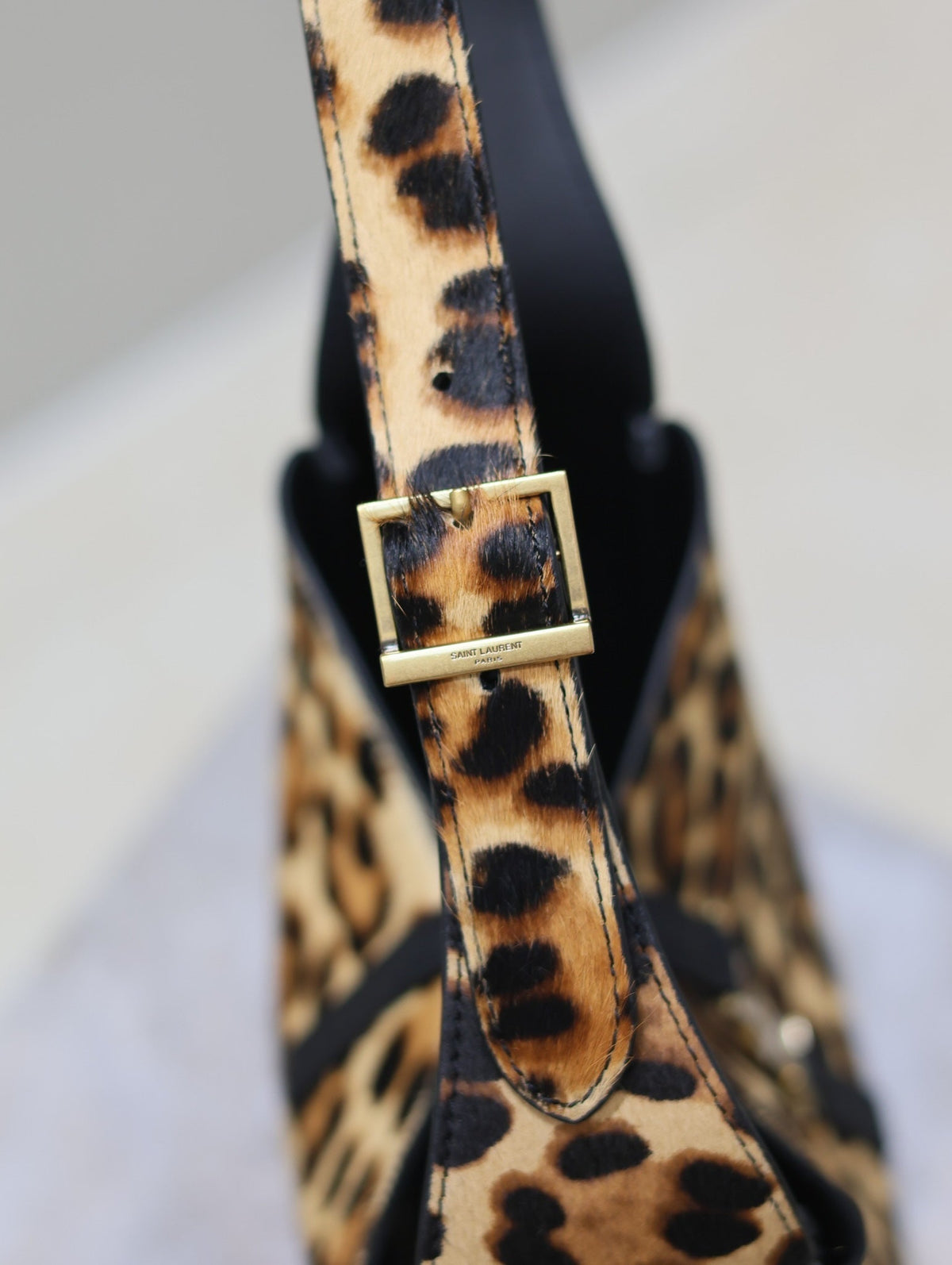 Saint Laurent Le 5 À 7 Small Supple 23 in Leopard Print Calfskin Bag