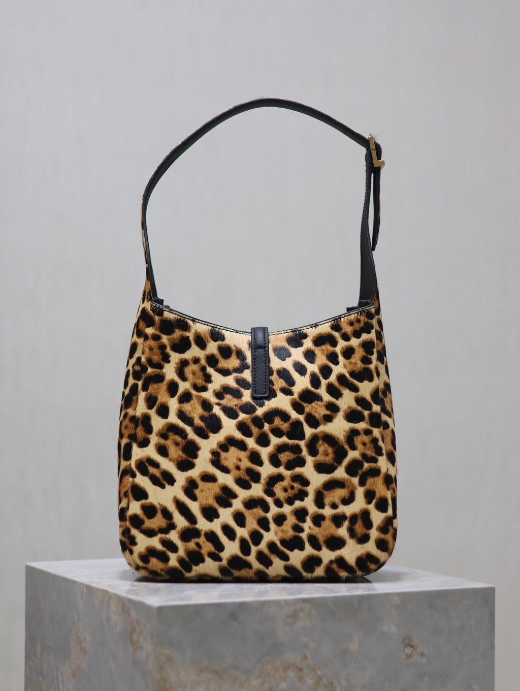 Saint Laurent Le 5 À 7 Small Supple 23 in Leopard Print Calfskin Bag