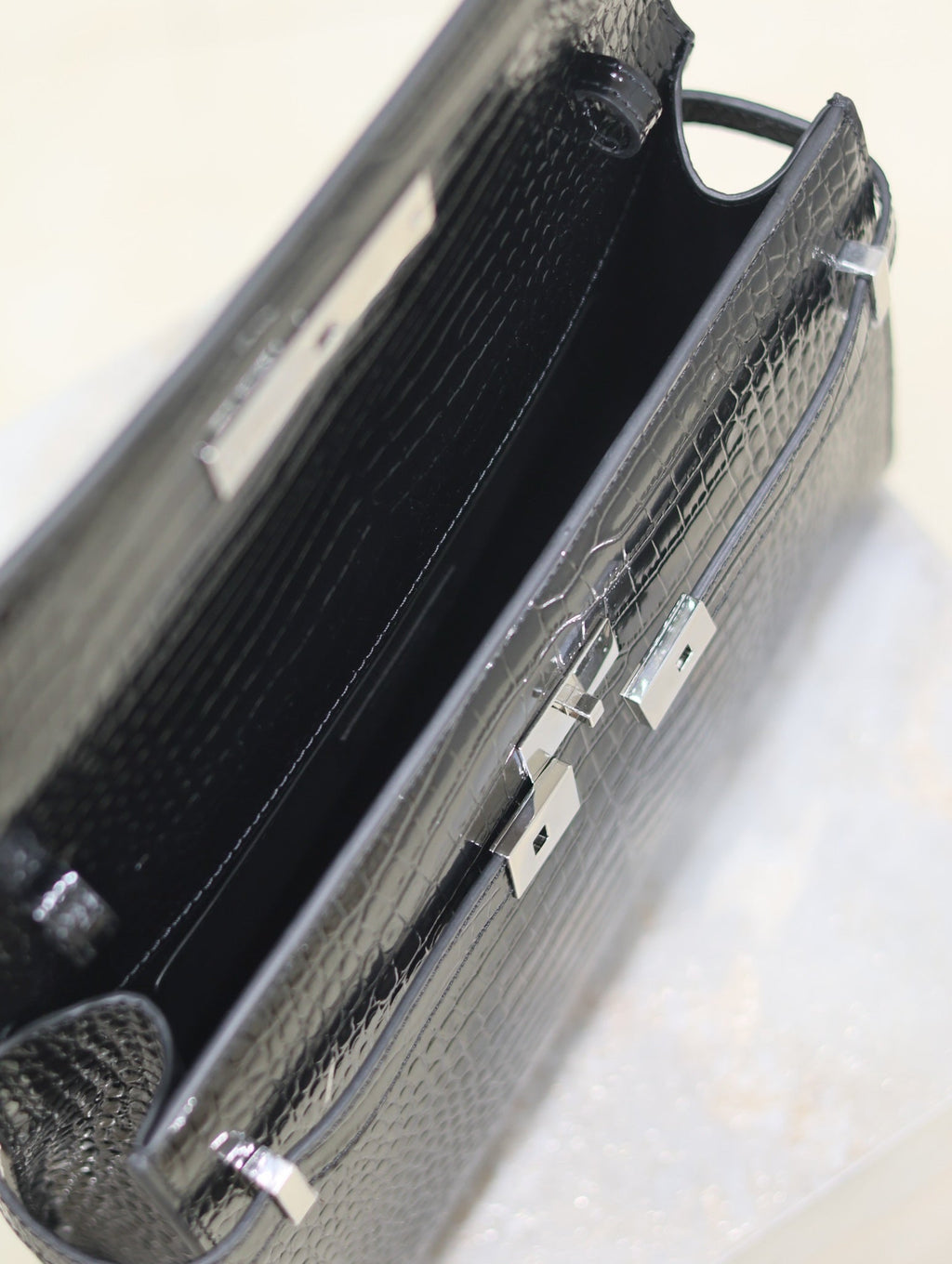 Saint Laurent Manhattan Medium 29 in Black Crocodile-Embossed Calfskin Silver Buckle Bag