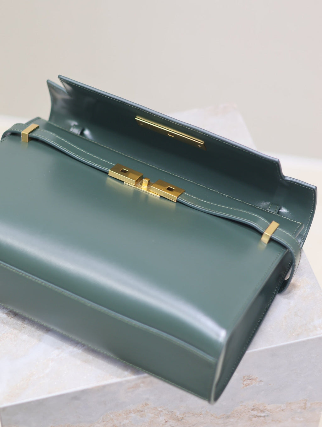 Saint Laurent Manhattan Medium 29 in Sacramento Green Smooth Calfskin Gold Buckle Bag