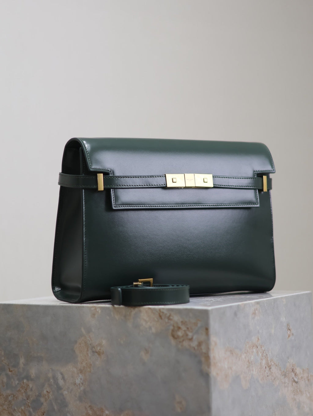 Saint Laurent Manhattan Medium 29 in Sacramento Green Smooth Calfskin Gold Buckle Bag