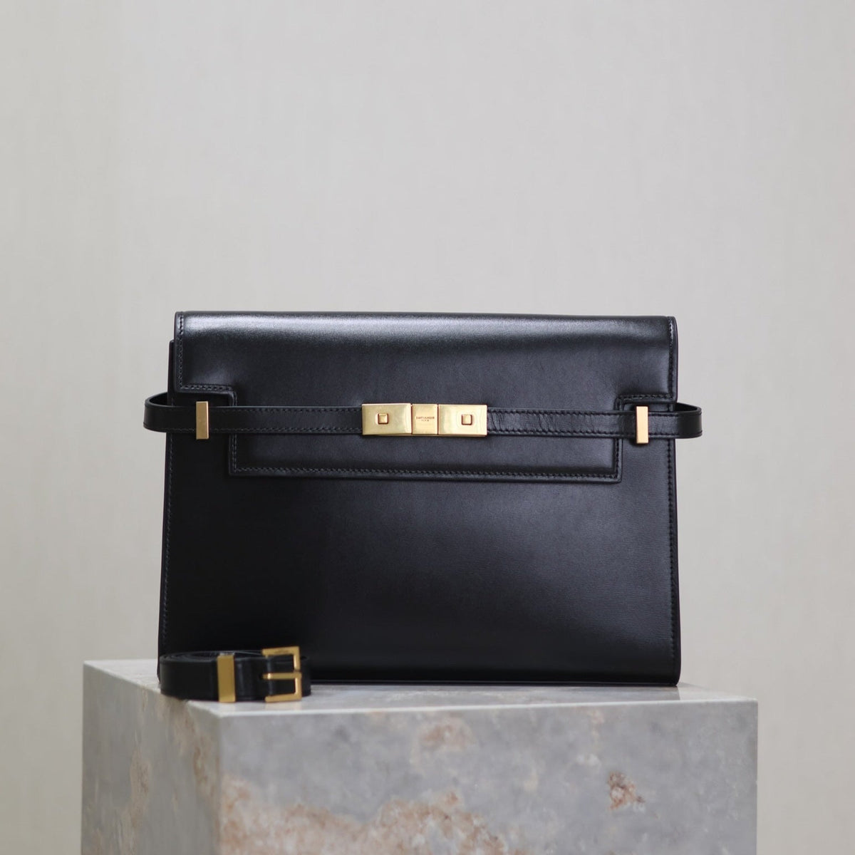 Saint Laurent Manhattan Medium 29 in Black Smooth Calfskin Gold Buckle Bag