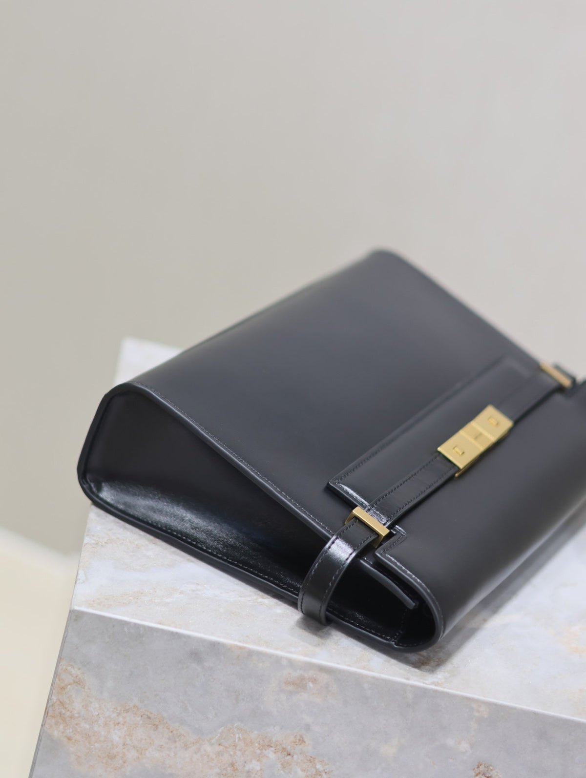 Saint Laurent Manhattan Medium 29 in Black Smooth Calfskin Gold Buckle Bag