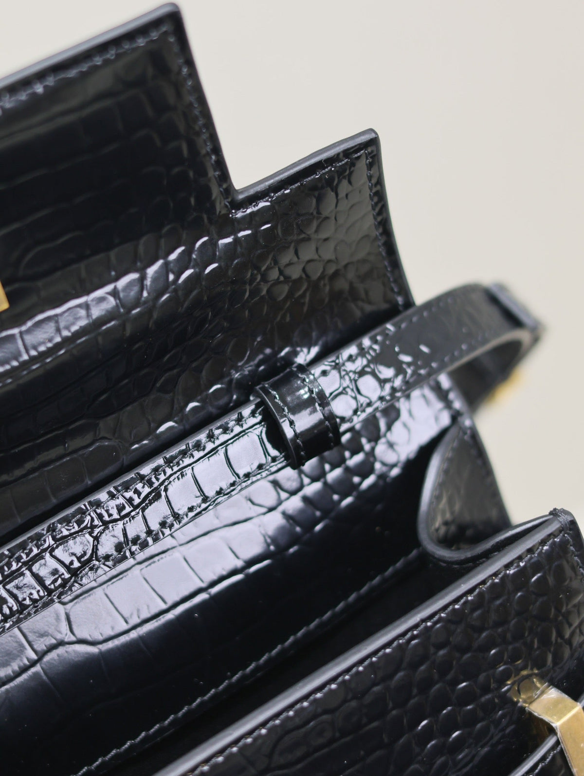 Saint Laurent Manhattan Small 24 in Black Crocodile Pattern Glossy Calfskin Gold Buckle Bag