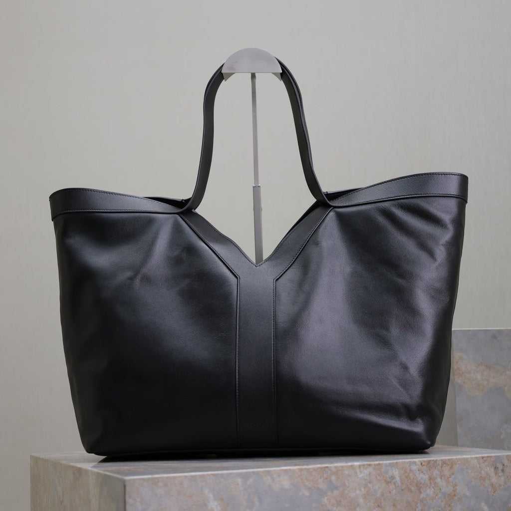 Saint Laurent Tote Bag 50 in Black Calfskin