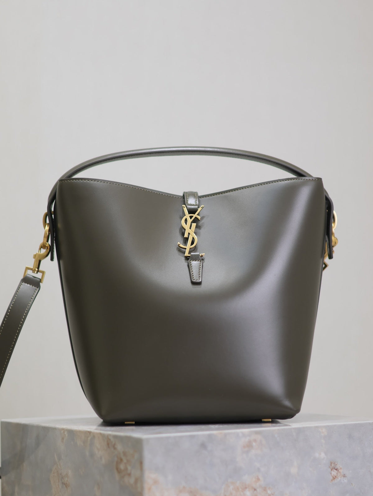 Saint Laurent 25S Le 5 À 7 Bucket 26 in Dark Olive Calfskin Gold Hardwre