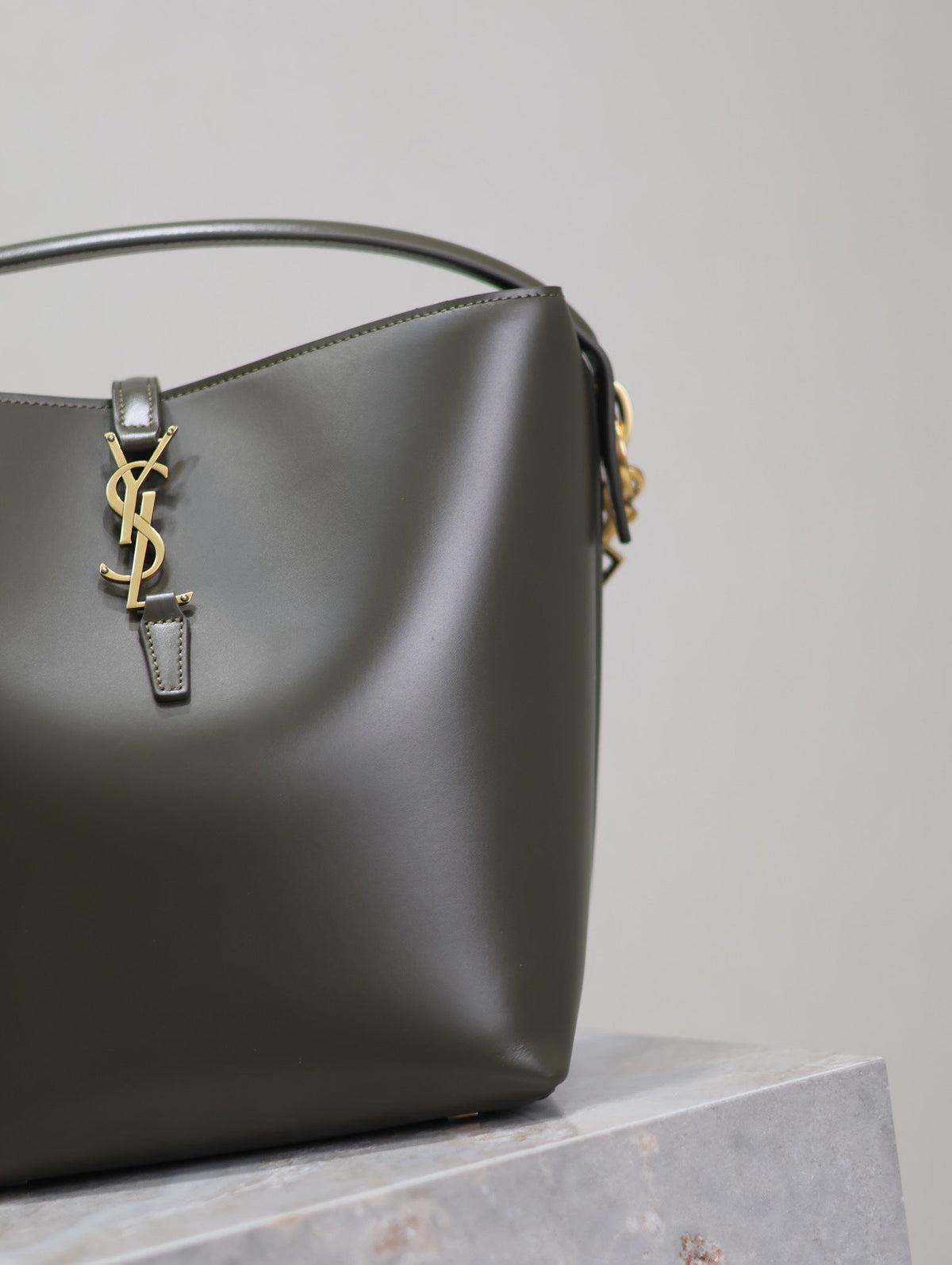 Saint Laurent 25S Le 5 À 7 Bucket 26 in Dark Olive Calfskin Gold Hardwre