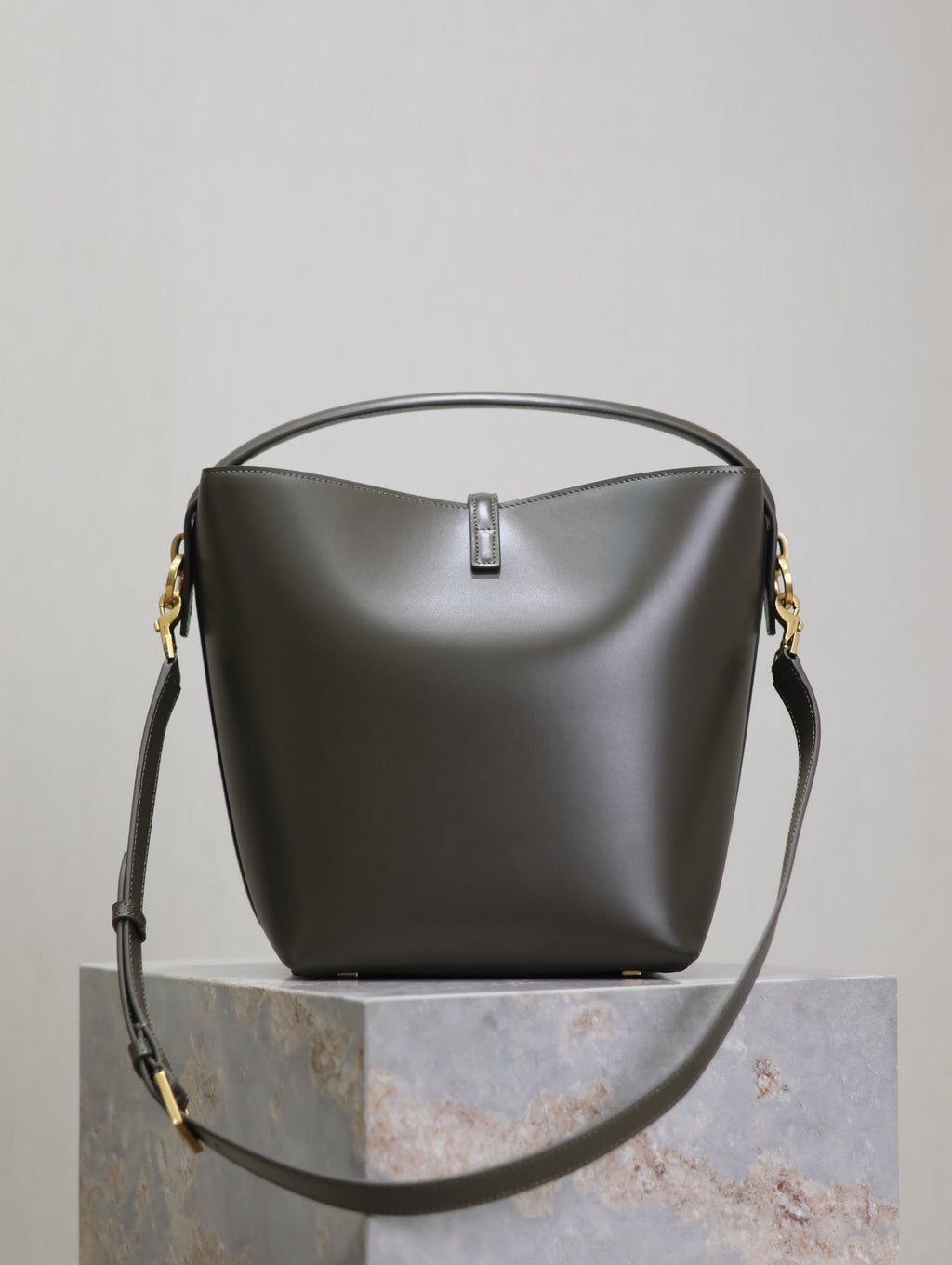Saint Laurent 25S Le 5 À 7 Bucket 26 in Dark Olive Calfskin Gold Hardwre