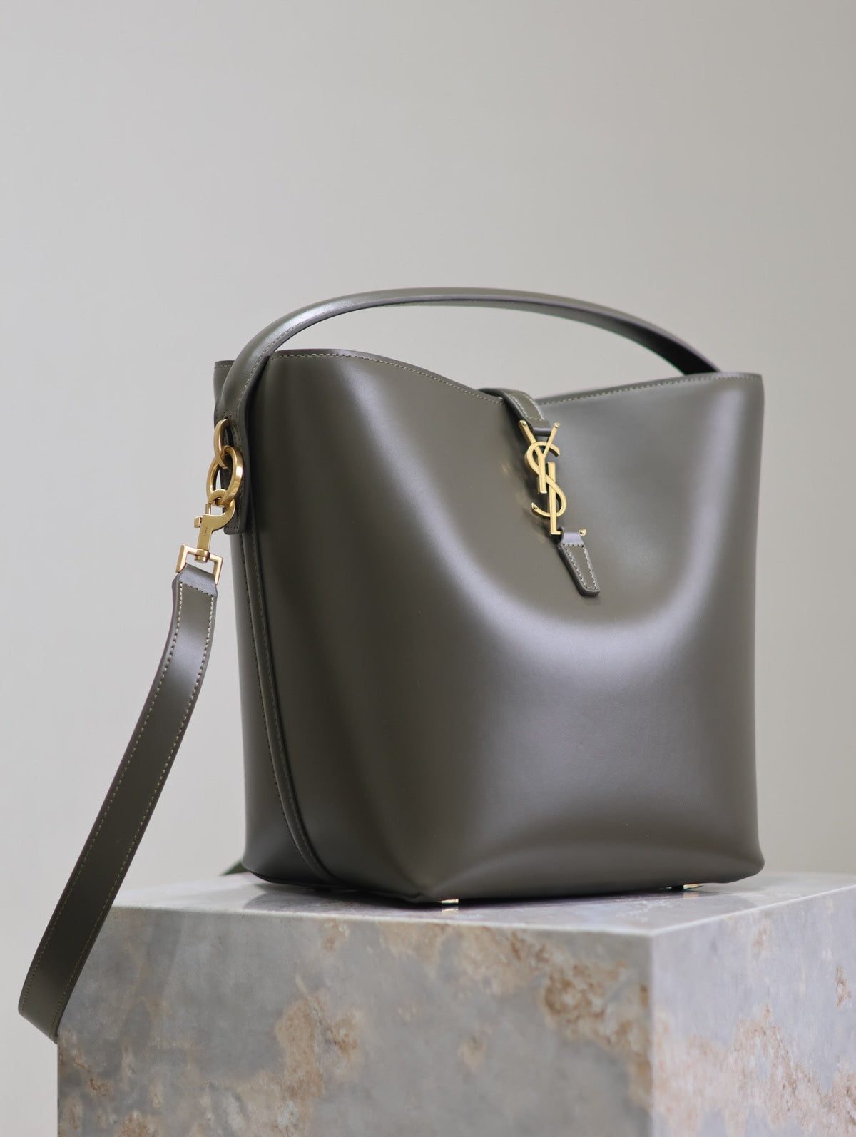 Saint Laurent 25S Le 5 À 7 Bucket 26 in Dark Olive Calfskin Gold Hardwre