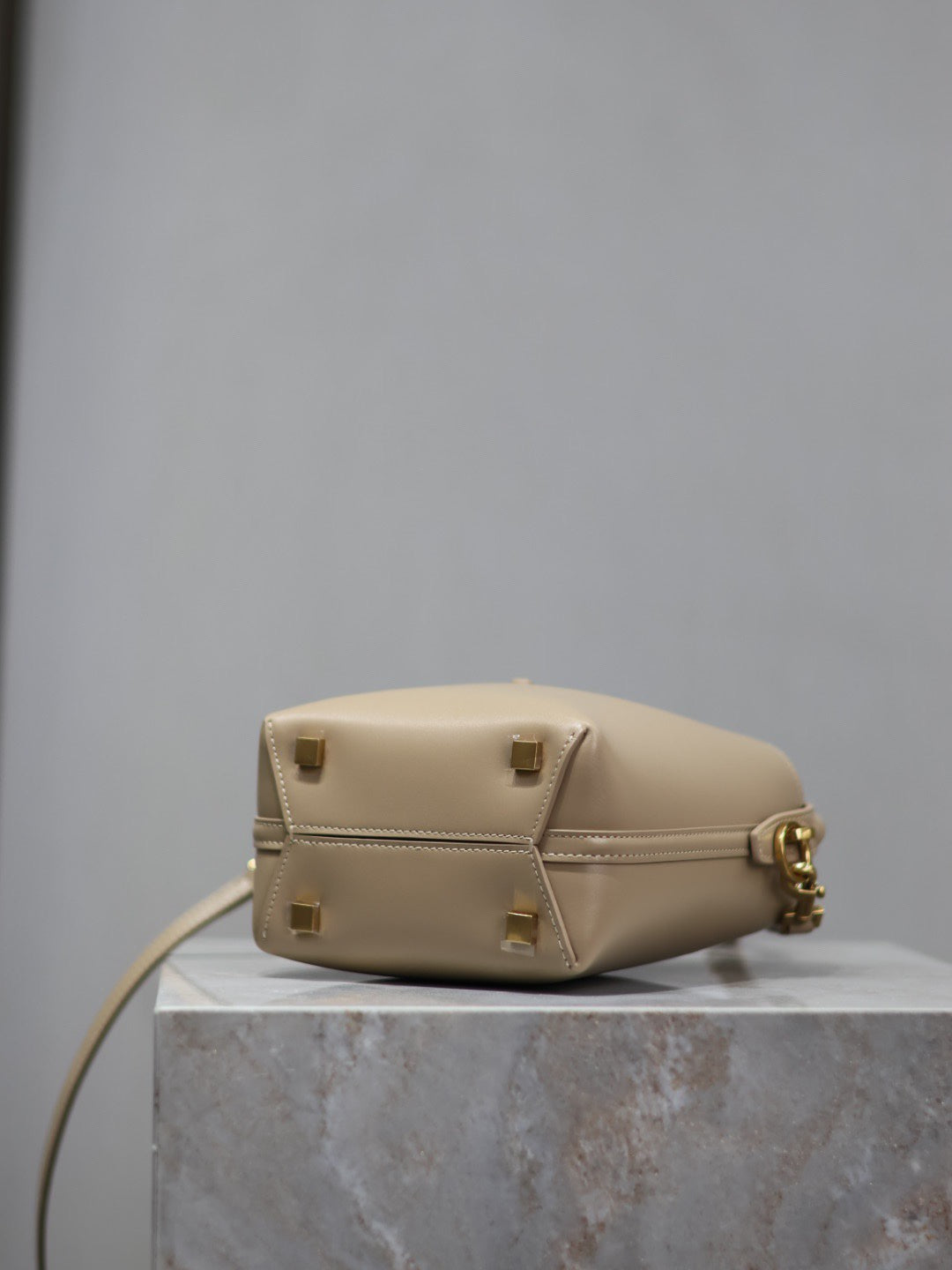 Saint Laurent 25S Le 37 Bucket 15 in Beige Calfskin Gold Hardwre