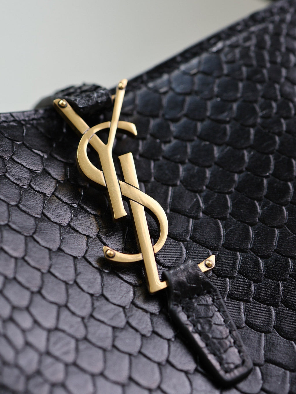 Saint Laurent 25S Le 37 20 in Black Snake Embossed Calfskin Gold Hardwre Bag