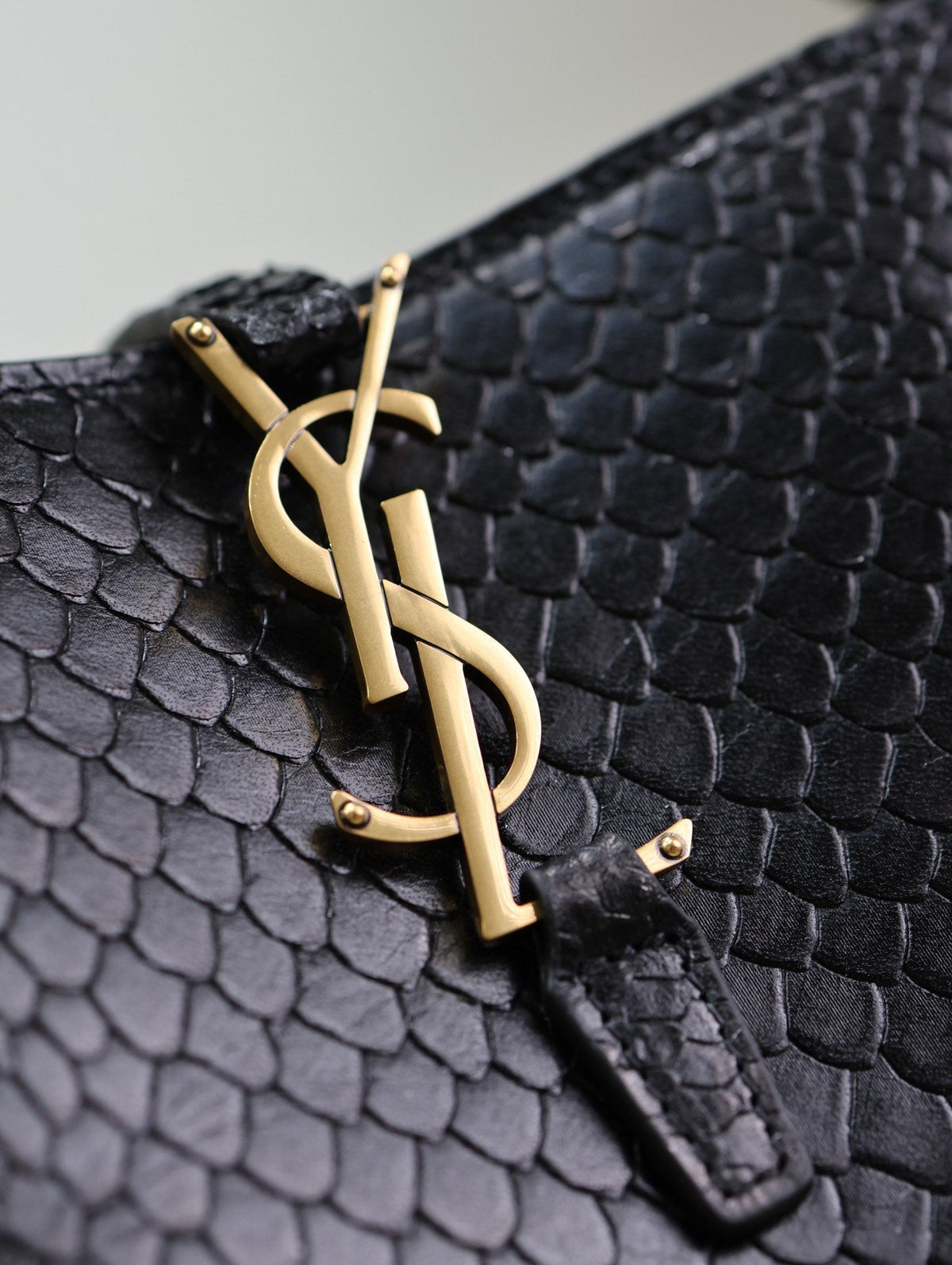 Saint Laurent 25S Le 37 20 in Black Snake Embossed Calfskin Gold Hardwre Bag