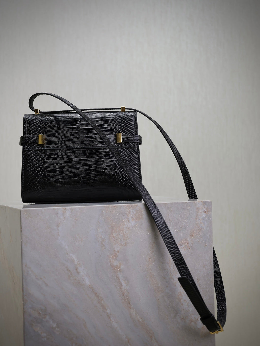 Saint Laurent 25S Mini Manhattan 19 in Black Shiny Crocodile Calfskin Gold Hardwre Bag