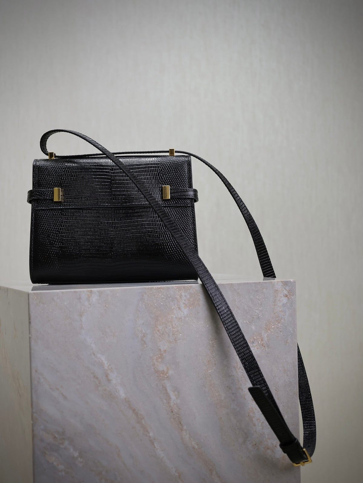 Saint Laurent 25S Mini Manhattan 19 in Black Shiny Crocodile Calfskin Gold Hardwre Bag