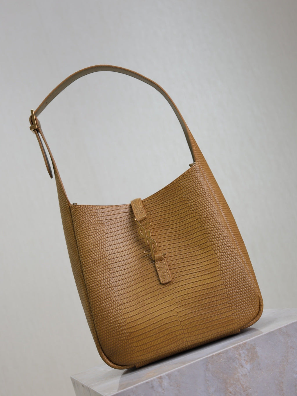 Saint Laurent Le 5 À 7 Small Supple 23 in Cider Brown Lizard-Embossed Calfskin Bag