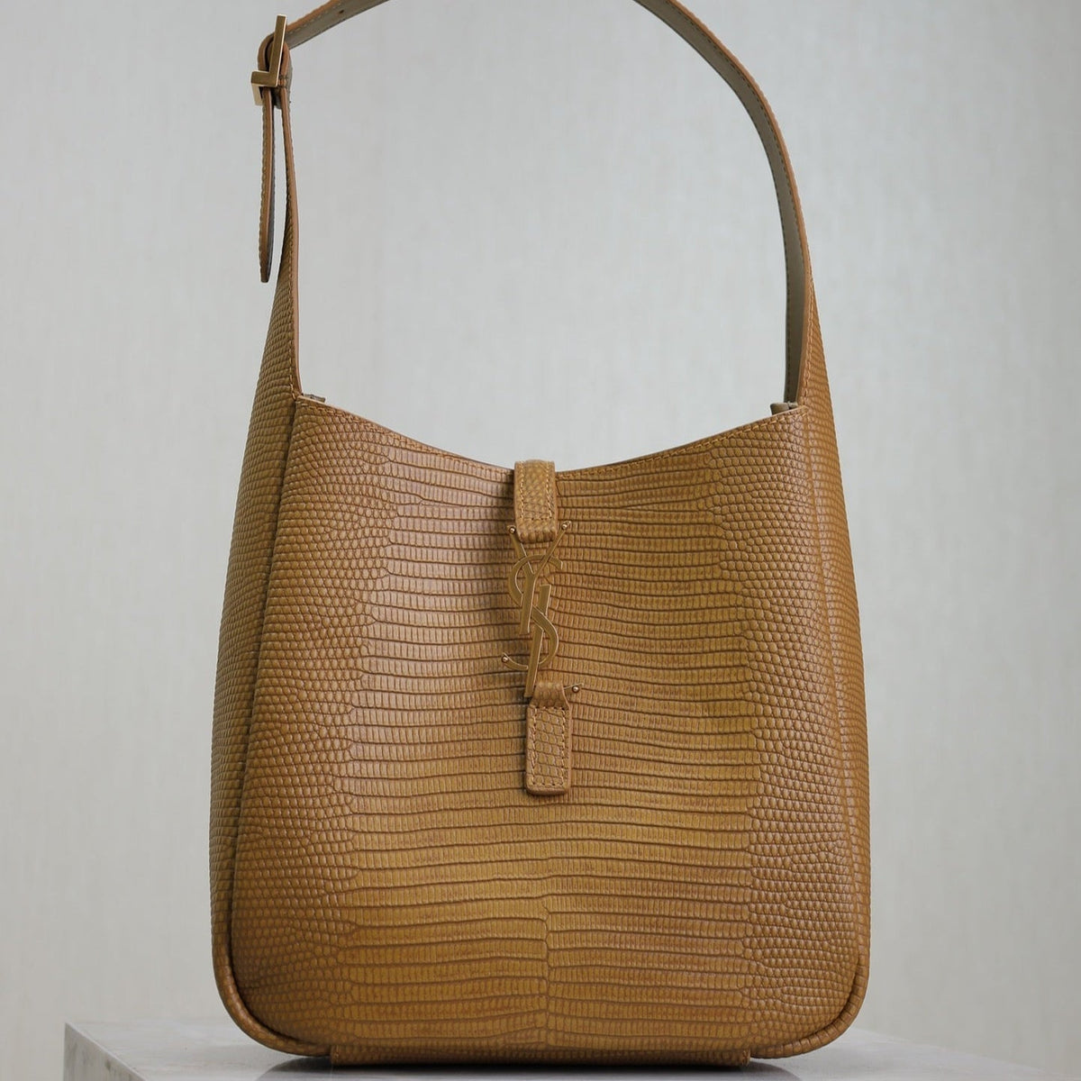 Saint Laurent Le 5 À 7 Small Supple 23 in Cider Brown Lizard-Embossed Calfskin Bag