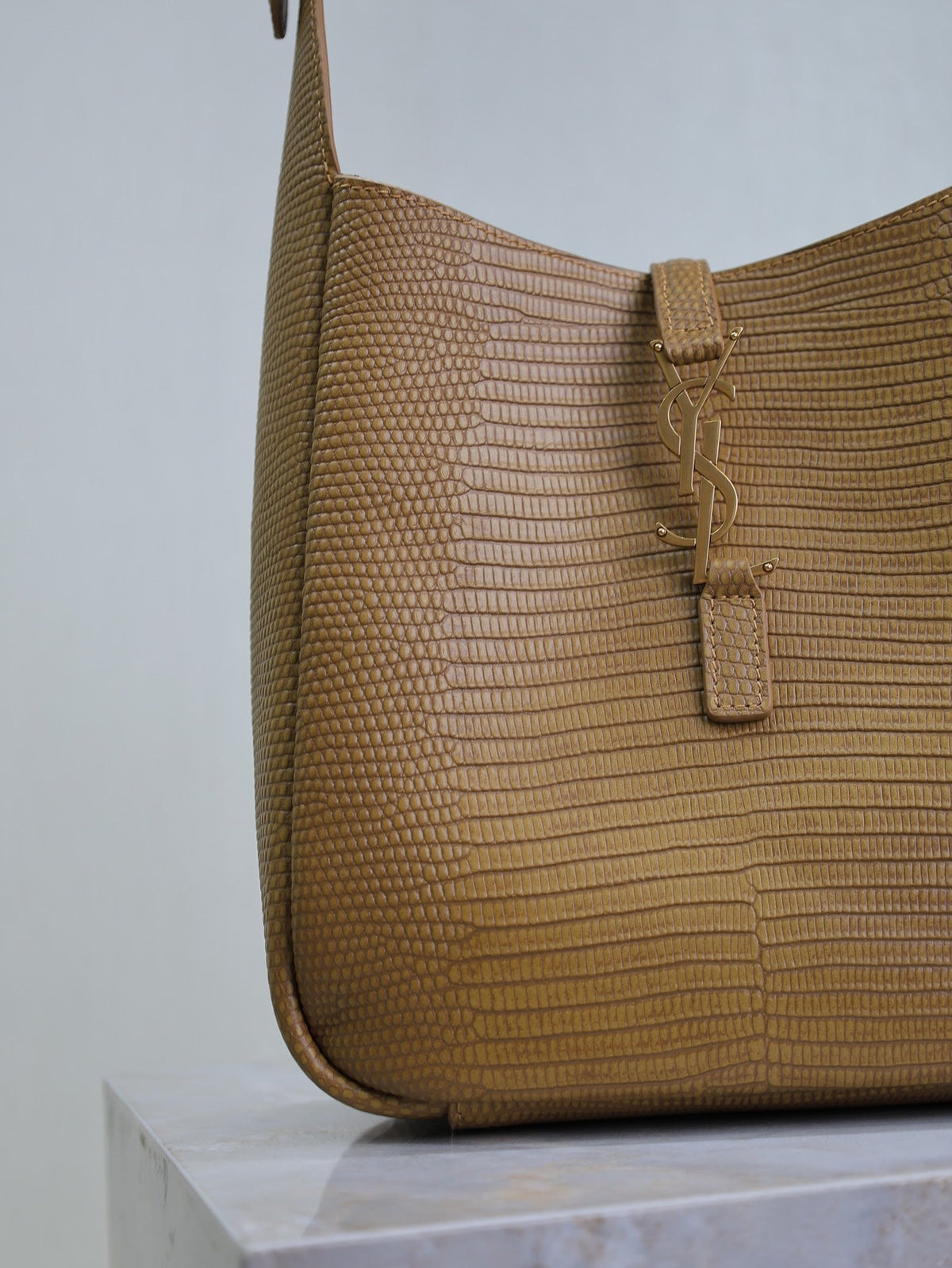 Saint Laurent Le 5 À 7 Small Supple 23 in Cider Brown Lizard-Embossed Calfskin Bag