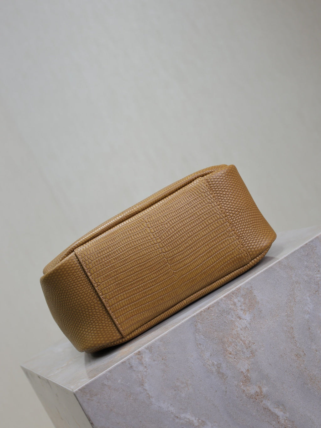 Saint Laurent Le 5 À 7 Small Supple 23 in Cider Brown Lizard-Embossed Calfskin Bag