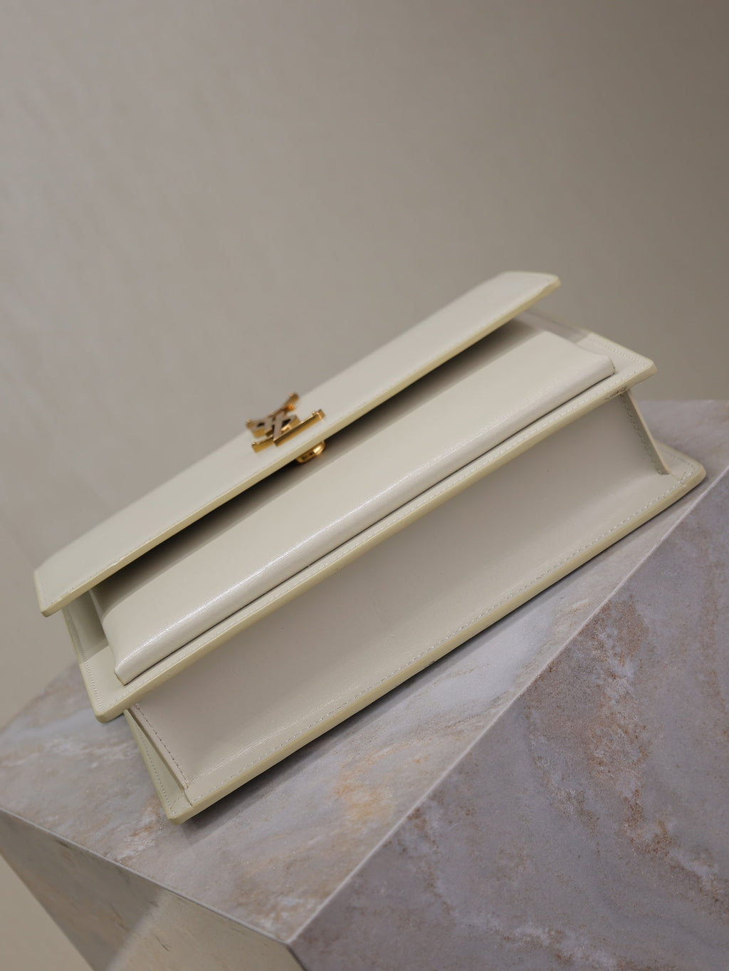 Saint Laurent 25S Sunset MM 25 in Ivory Calfskin Gold Hardwre Bag