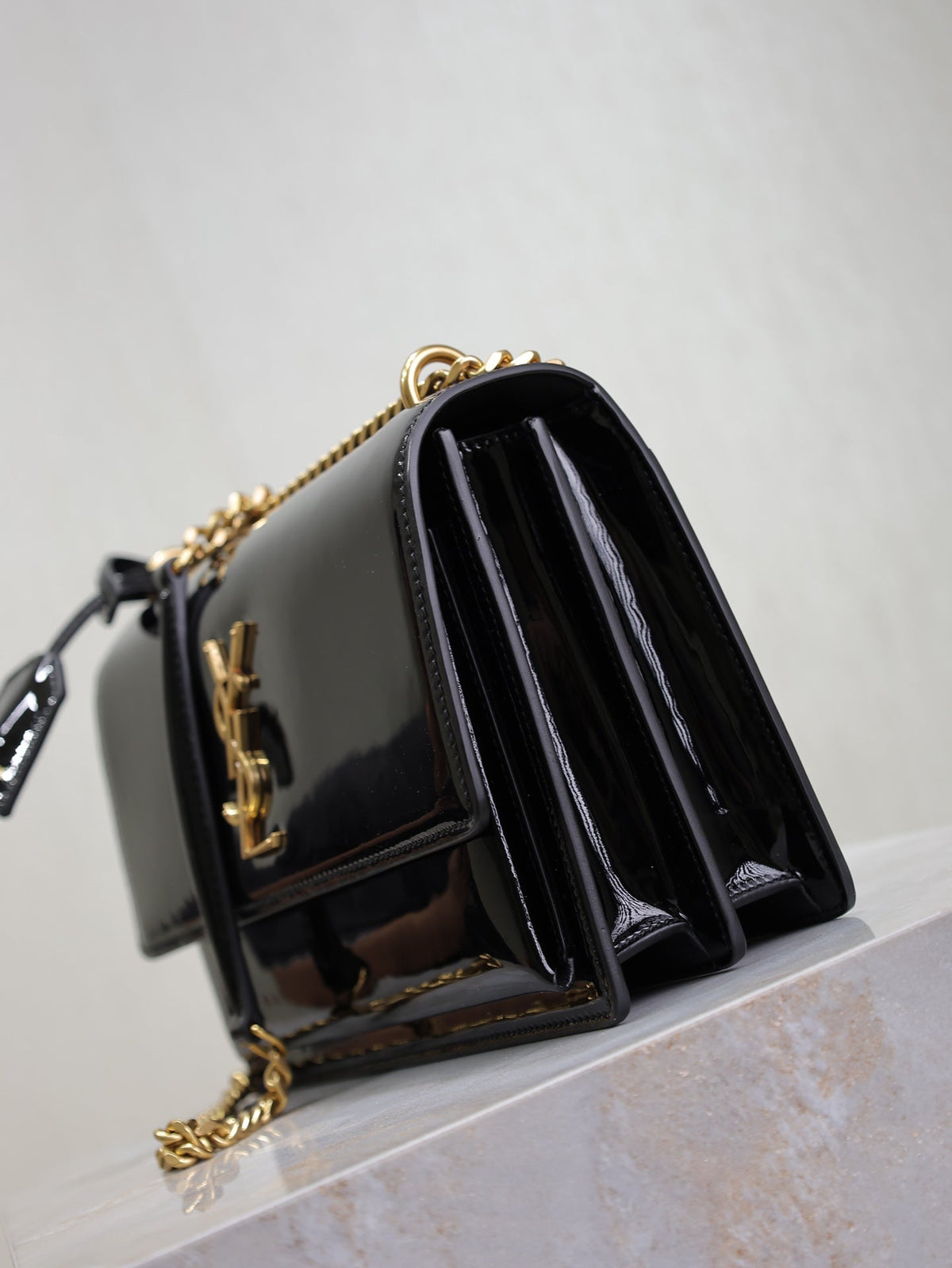 Saint Laurent 25S Sunset Medium 22 in Black Shiny Calfskin Gold Hardwre Bag