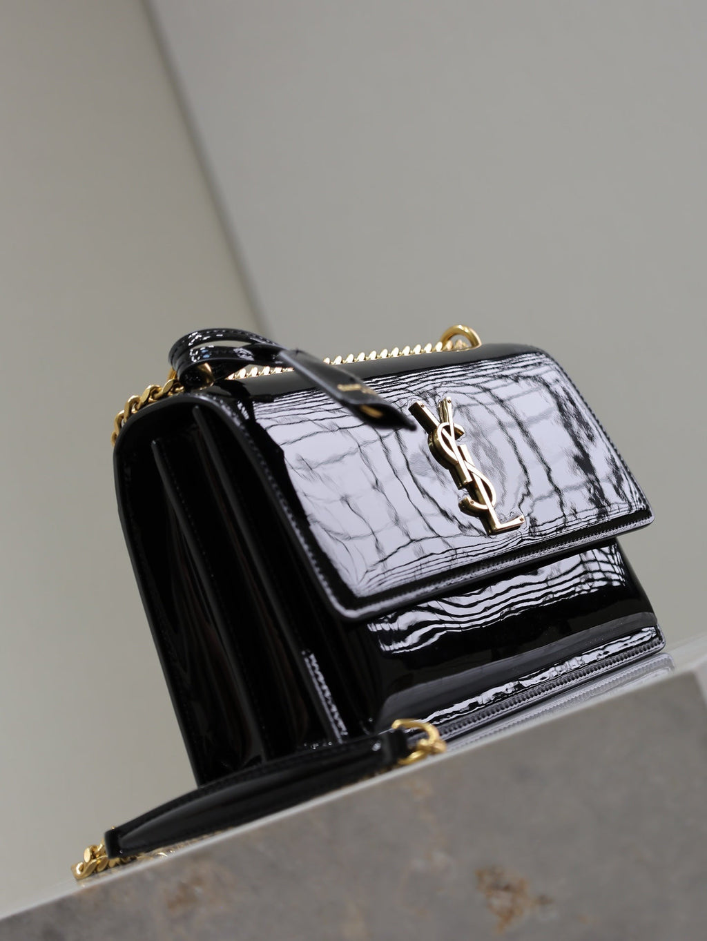 Saint Laurent 25S Sunset Medium 22 in Black Shiny Calfskin Gold Hardwre Bag