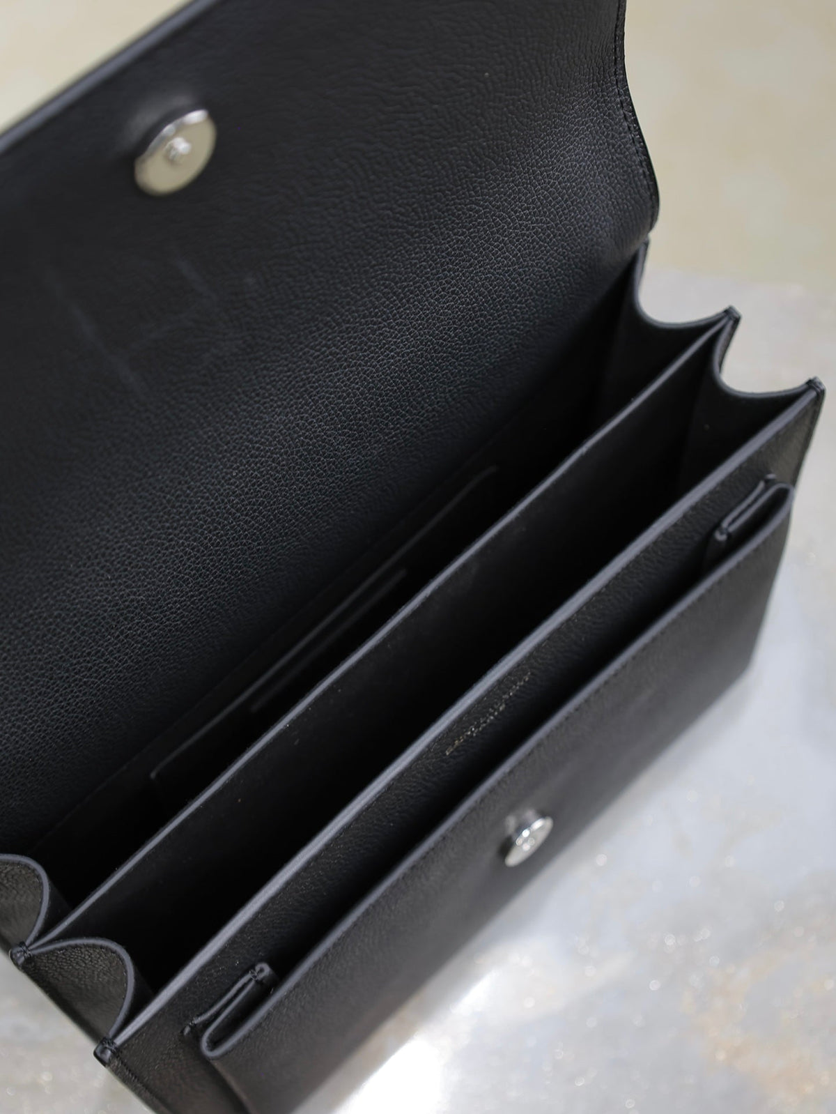 Saint Laurent 25S Sunset Medium 22 in Black Grained Calfskin Silver Hardwre Bag