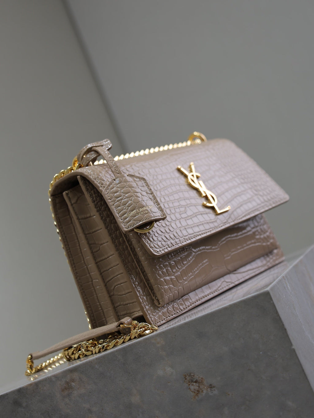Saint Laurent 25S Sunset Medium 22 in Nude Crocodile-Embossed Shiny Calfskin Gold Hardwre Bag