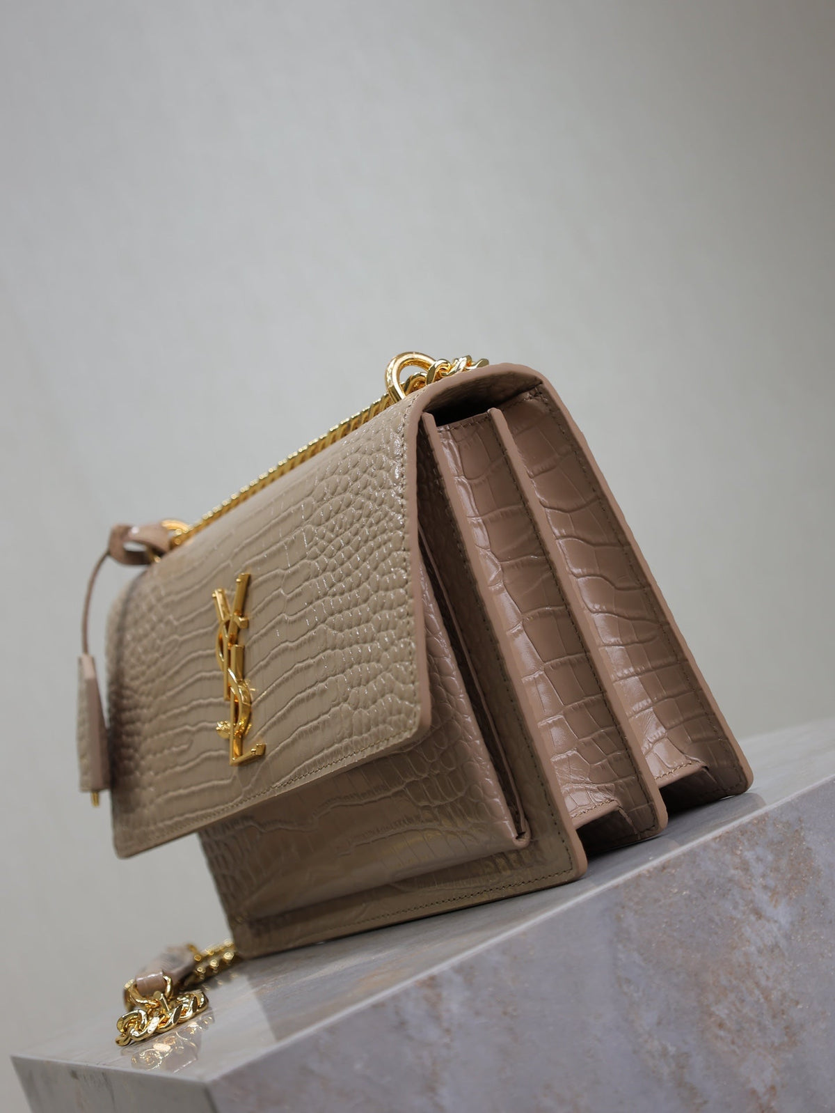 Saint Laurent 25S Sunset Medium 22 in Nude Crocodile-Embossed Shiny Calfskin Gold Hardwre Bag