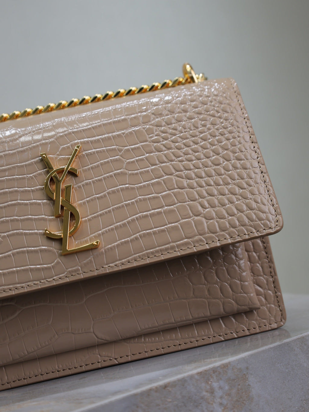 Saint Laurent 25S Sunset Medium 22 in Nude Crocodile-Embossed Shiny Calfskin Gold Hardwre Bag