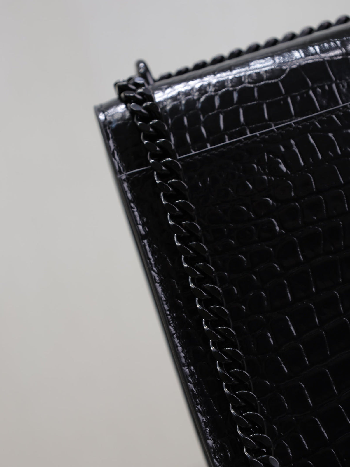 Saint Laurent 25S Sunset Medium 22 in Black Crocodile-Embossed Shiny Calfskin Black Hardwre Bag