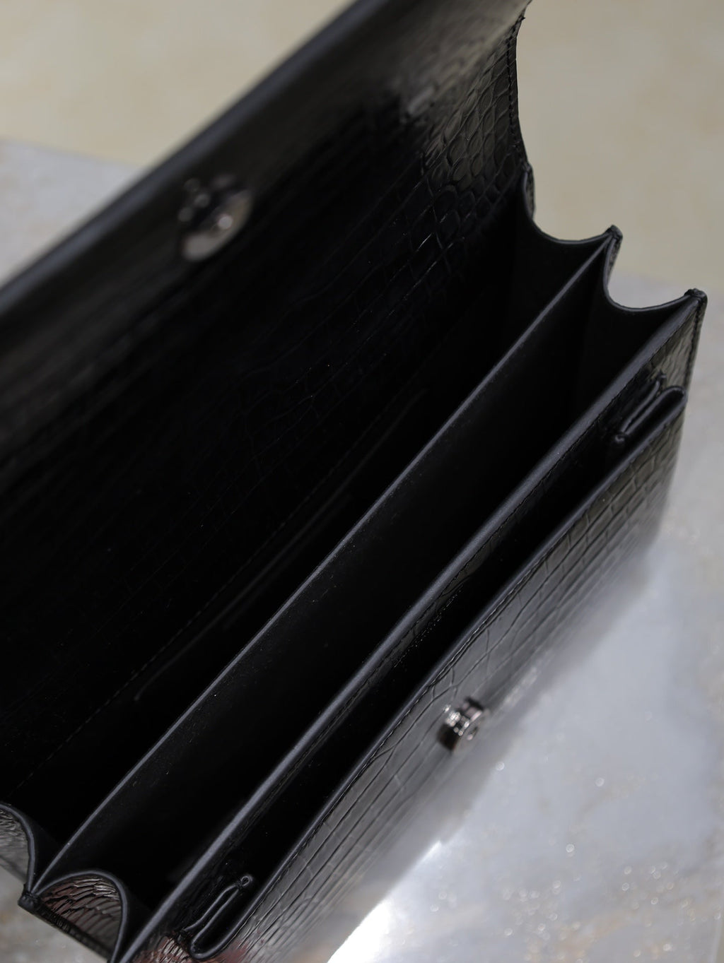 Saint Laurent 25S Sunset Medium 22 in Black Crocodile-Embossed Shiny Calfskin Black Hardwre Bag