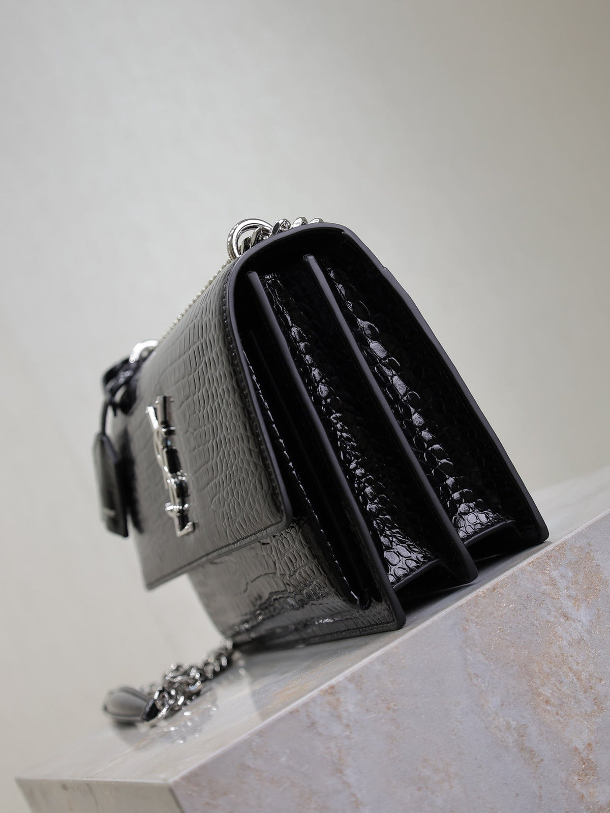 Saint Laurent 25S Sunset Medium 22 in Black Crocodile-Embossed Shiny Calfskin Silver Hardwre Bag