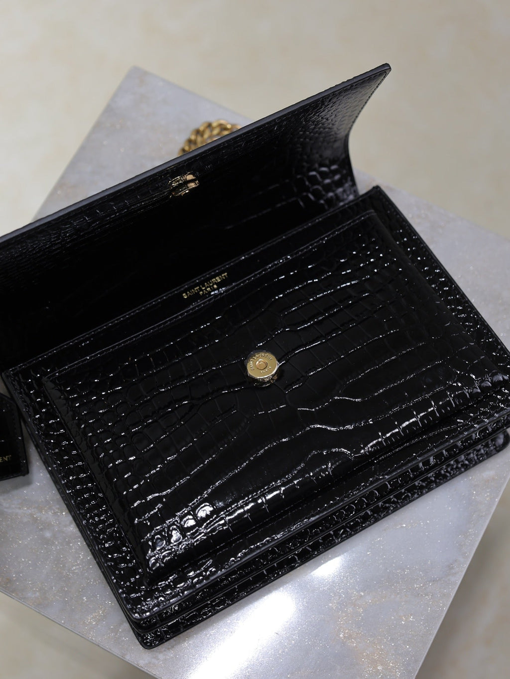 Saint Laurent 25S Sunset Medium 22 in Black Crocodile-Embossed Shiny Calfskin Gold Hardwre Bag