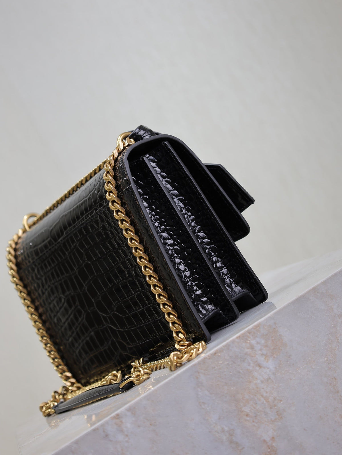 Saint Laurent 25S Sunset Medium 22 in Black Crocodile-Embossed Shiny Calfskin Gold Hardwre Bag