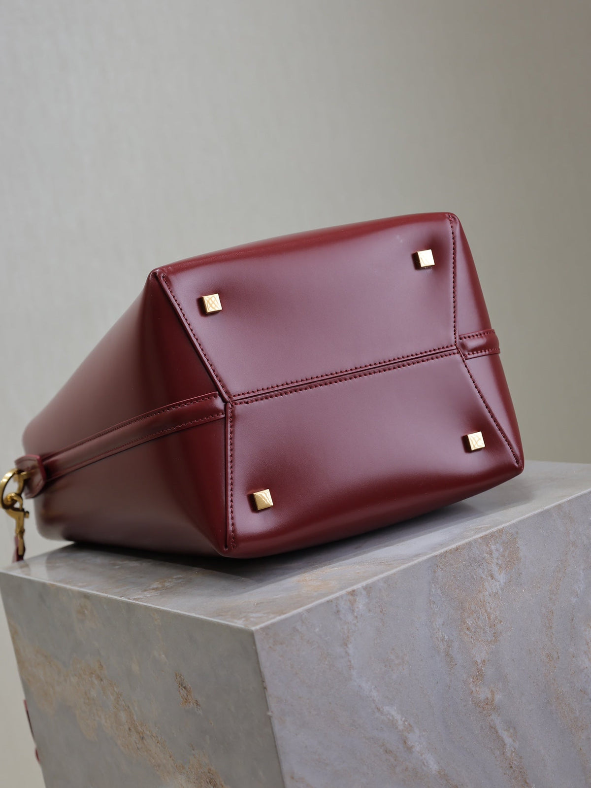 Saint Laurent 25S Le 5 À 7 Bucket 26 in Dark Burgundy Calfskin Gold Hardwre