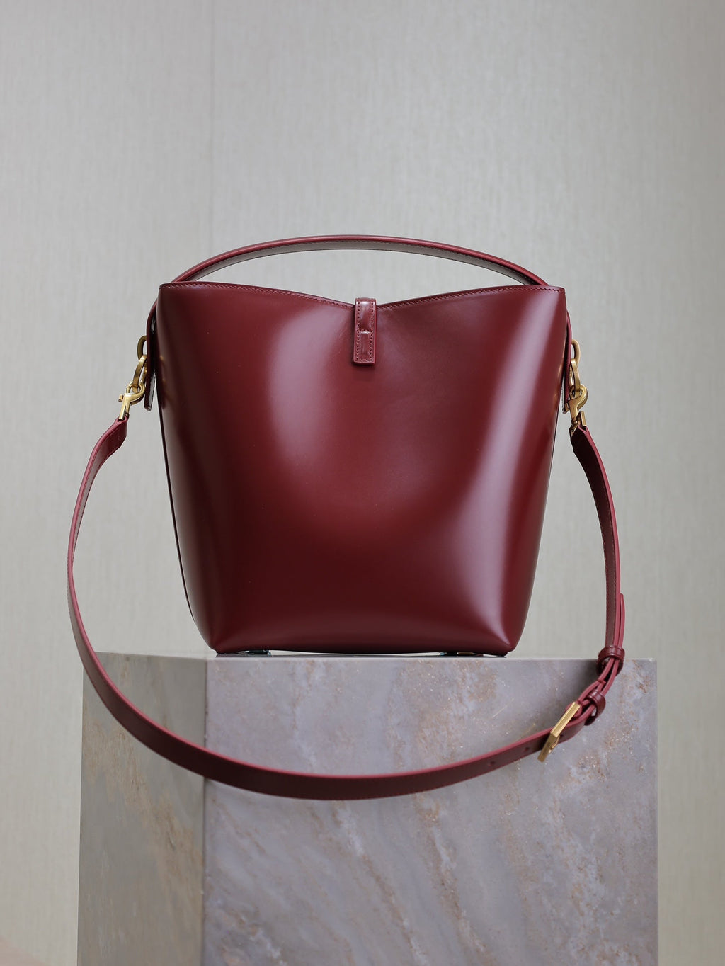Saint Laurent 25S Le 5 À 7 Bucket 26 in Dark Burgundy Calfskin Gold Hardwre