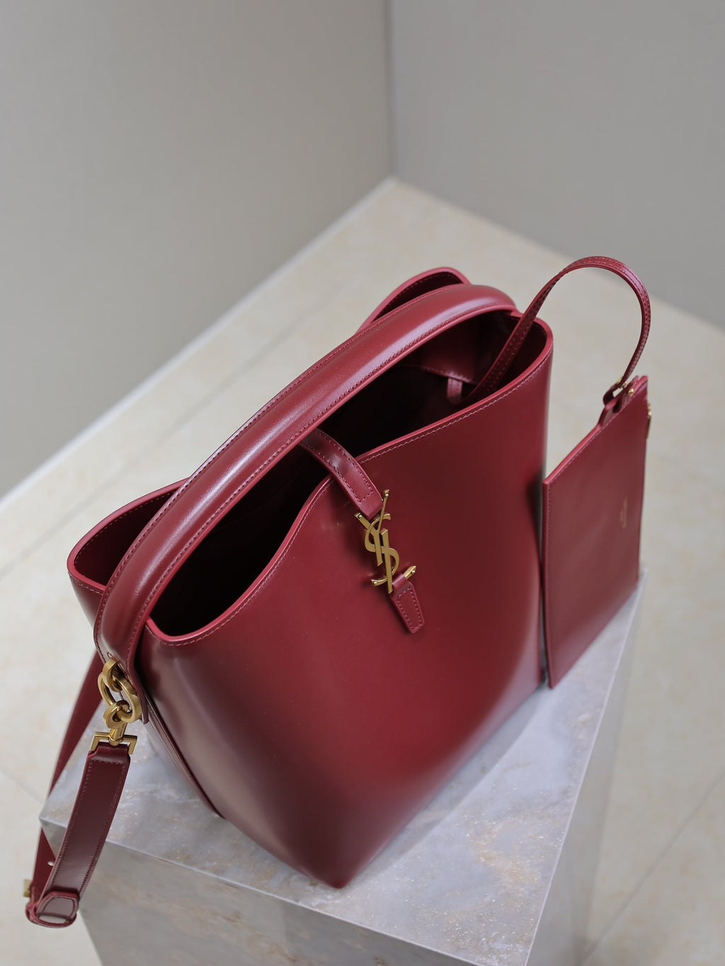 Saint Laurent 25S Le 5 À 7 Bucket 26 in Dark Burgundy Calfskin Gold Hardwre