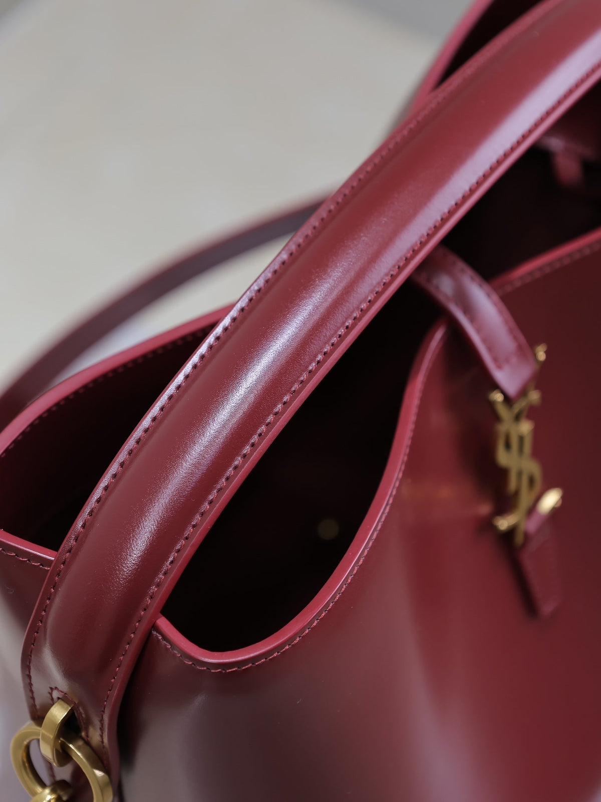 Saint Laurent 25S Le 5 À 7 Bucket 26 in Dark Burgundy Calfskin Gold Hardwre