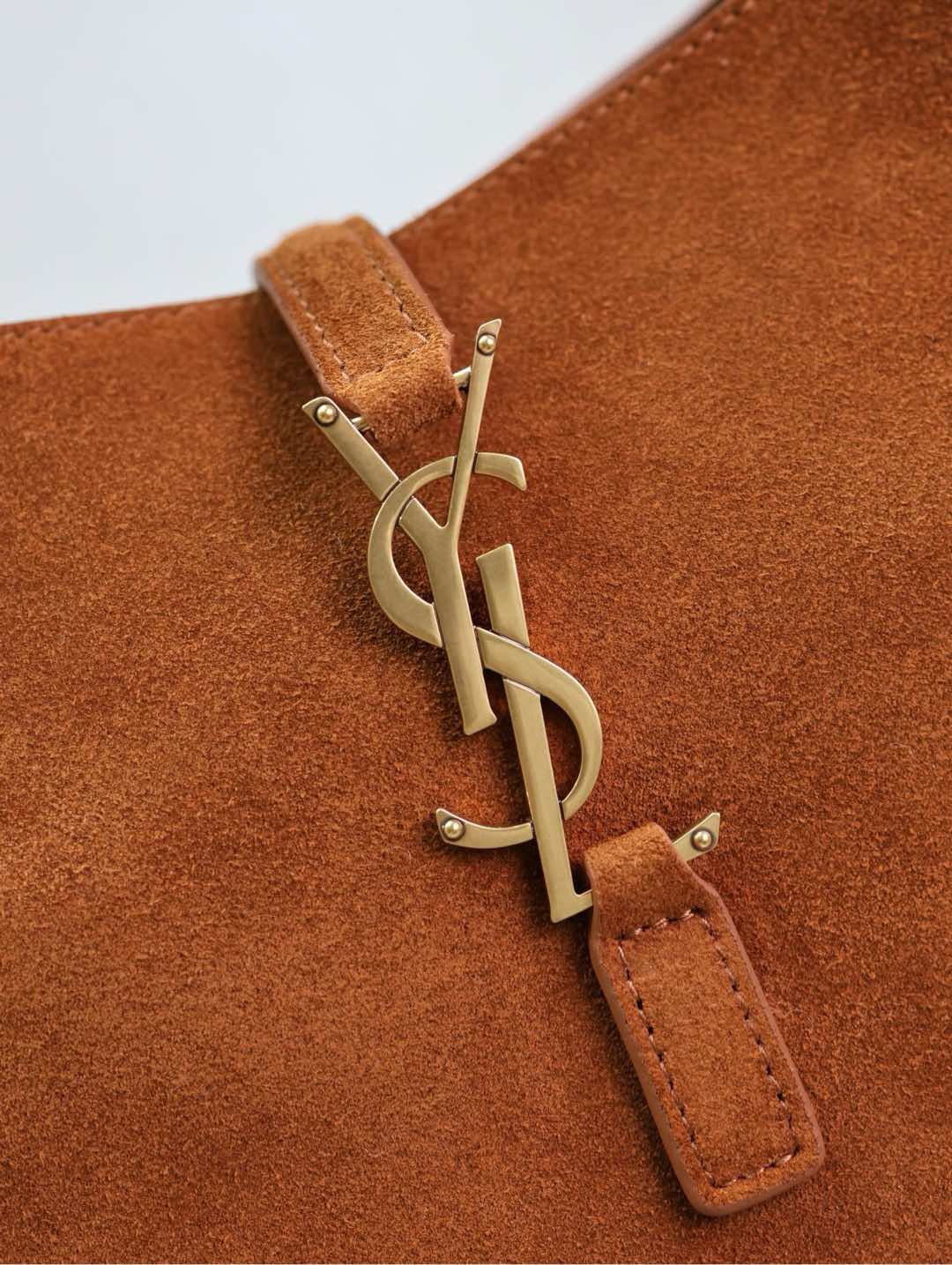 Saint Laurent Le 5 À 7 Small Supple 23 in Amber Orange Suede and White Lamb Fur Trim Bag